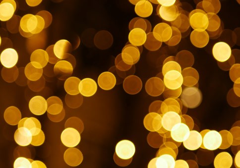 Golden Christmas lights with bokeh effect (Photo by Karine Germain)